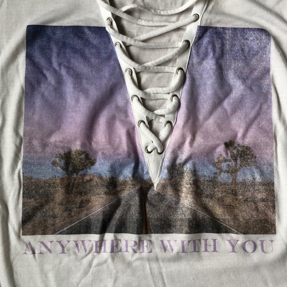 Express graphic top - Picture 2 of 5